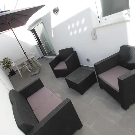 For A Roesmar Appartement *